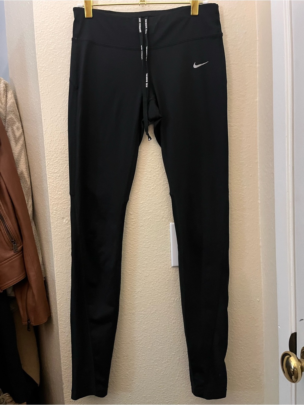 Nike Running Black Performance Leggings with Reflective Swoosh size medium